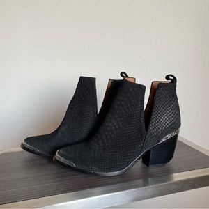 Brand new Jeffrey Campbell Cromwell Boots